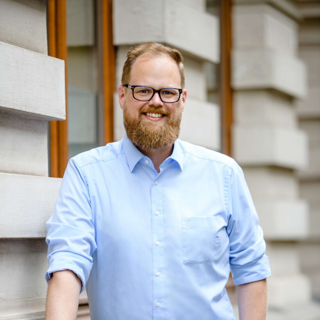 Bild von Tim Richter im Hochformat Hotseat und Unternehmensnachfolge