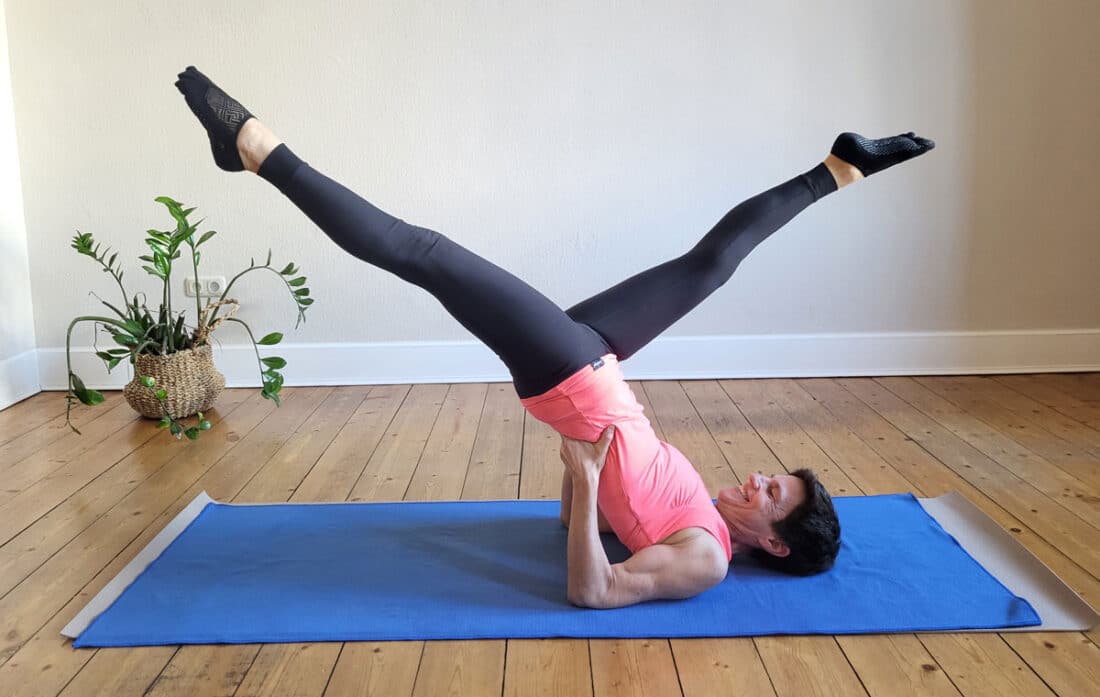 Silke bei einer Übung: Sissors